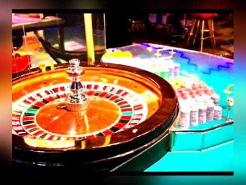 €765 Daily freeroll slot tournament at Casino com