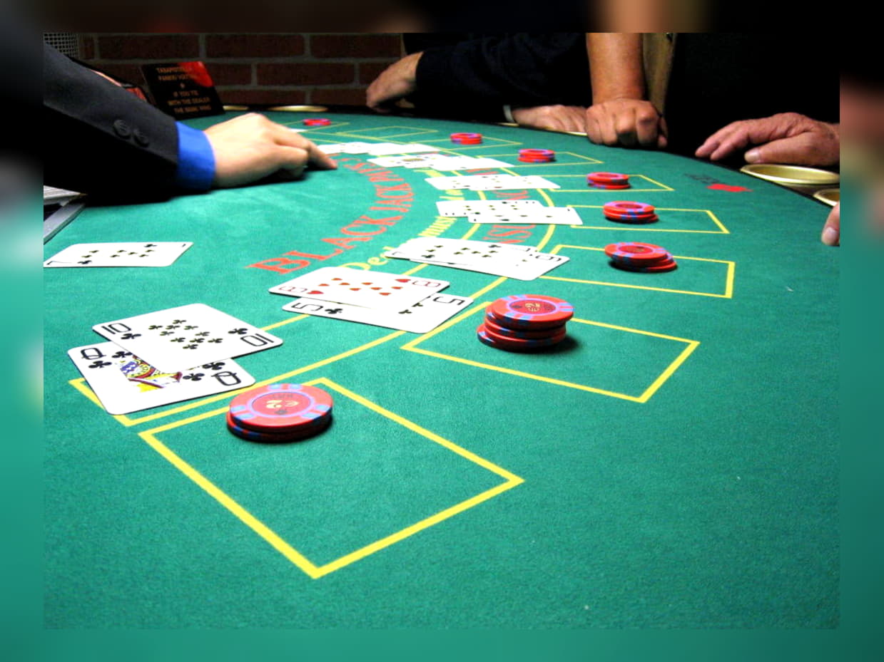 370% First Deposit Bonus at Holland Online Casino