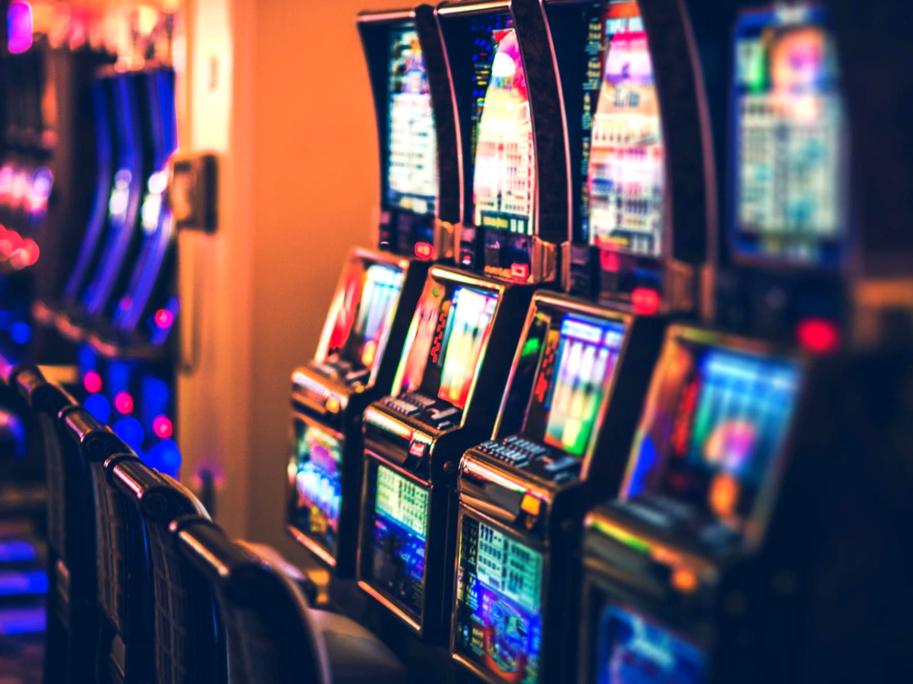 EUR 810 Mobile freeroll slot tournament at Cherry Casino