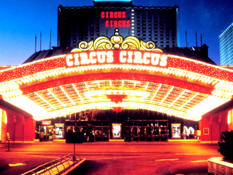 $320 Mobile freeroll slot tournament at Dunder Casino