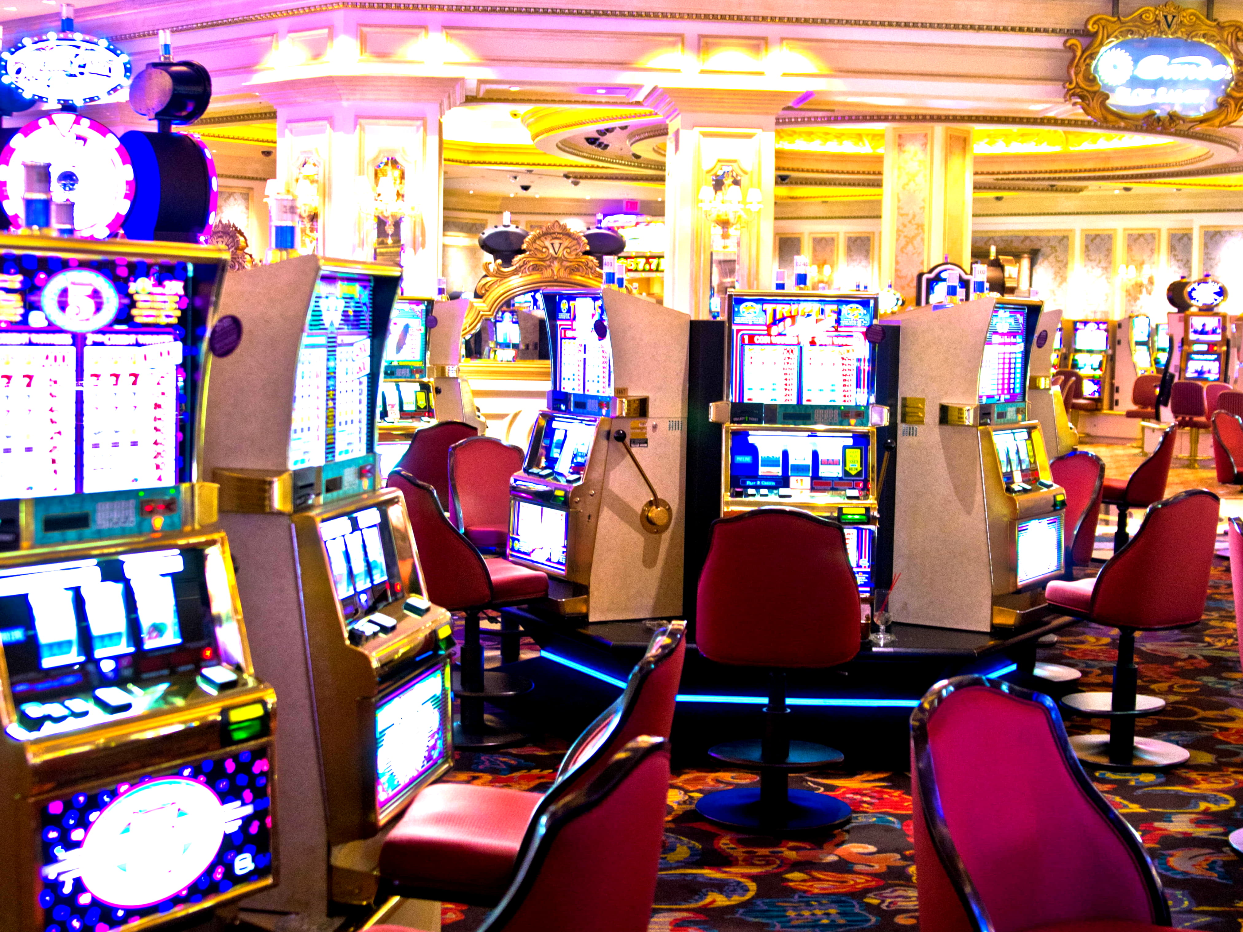 €820 Daily freeroll slot tournament at Leo Dubai Casino