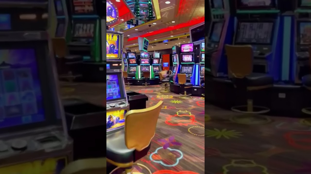 Three best affordable cheap budget hotel resorts Las Vegas Strip Finnish Casino Online under $30 night Orleans Linq